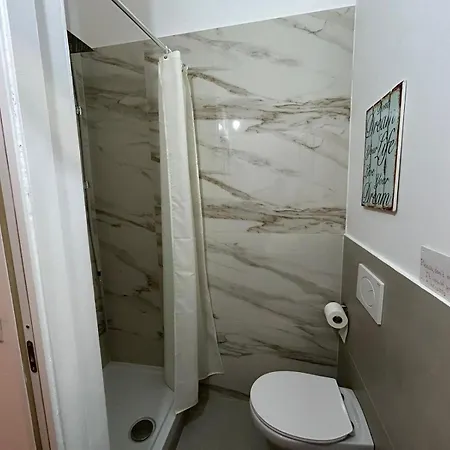 Seaside Quiet Bedroom בית הארחה